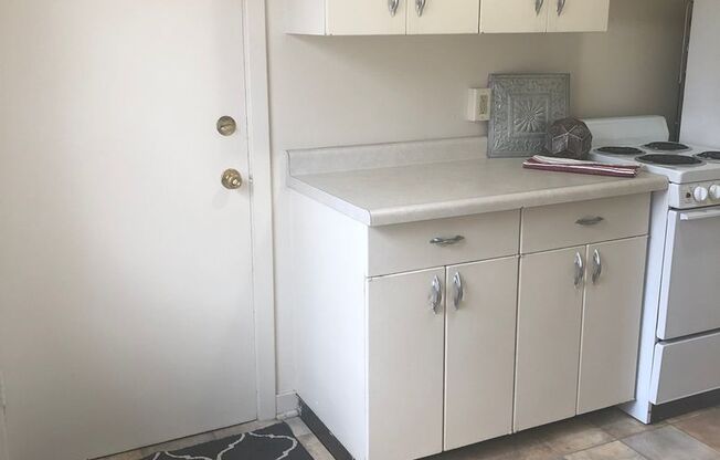 2 beds, 1 bath, 740 sqft, $735, Unit 1500-802