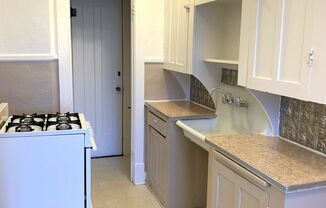 Studio, 1 bath, 430 sqft, $650, Unit 24