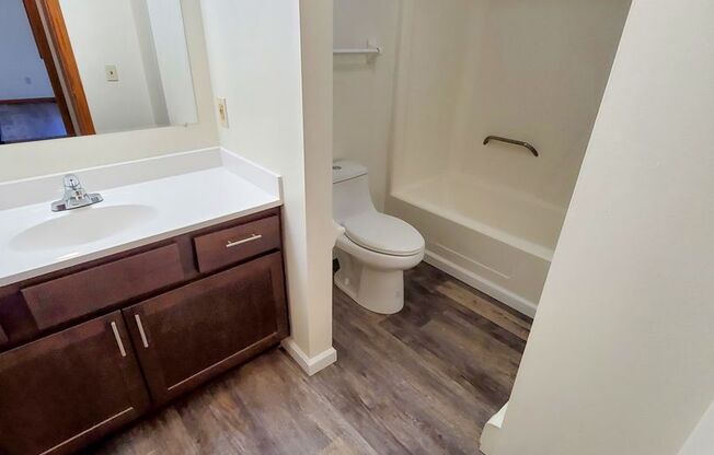 2 beds, 1 bath, 800 sqft, $1,389, Unit 4526-1