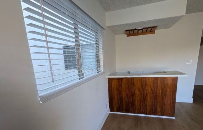 2 beds, 2 baths, $2,450, Unit 4