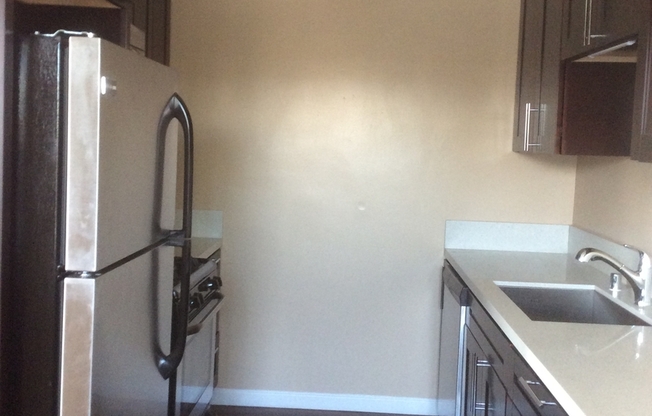 1 bed, 1 bath, 582 sqft, $1,995, Unit A09