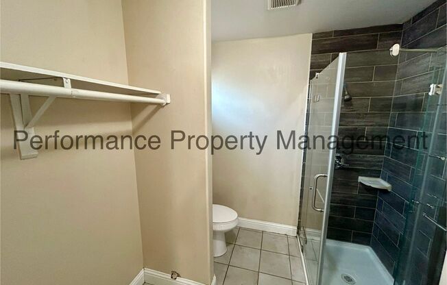 3 beds, 2 baths, $1,700, Unit A