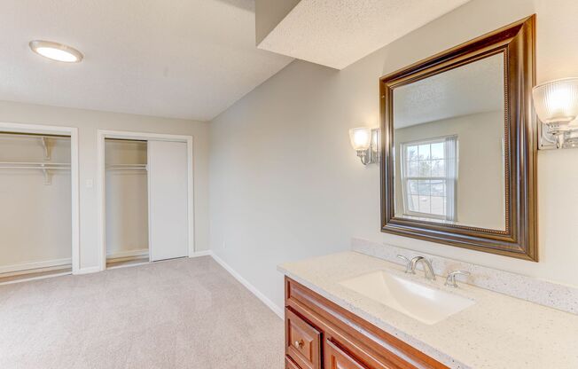 2 beds, 2 baths, 1,008 sqft, $1,550, Unit 60201