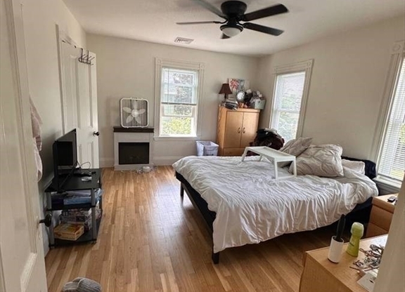 2 beds, 1 bath, $2,600, Unit 2