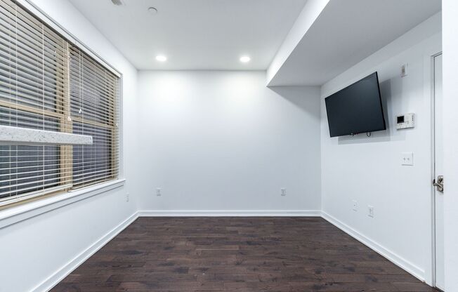 3 beds, 2 baths, 150 sqft, $1,975, Unit 1407-202