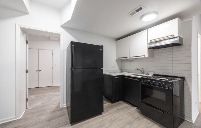 2 beds, 1 bath, $1,895, Unit 101