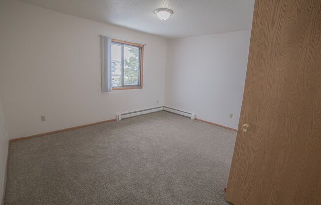 2 beds, 1 bath, 820 sqft, $825, Unit 320