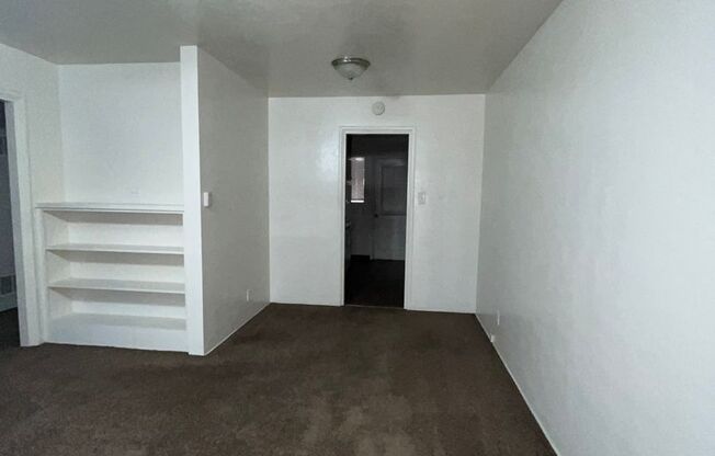 1 bed, 1 bath, $950, Unit 427