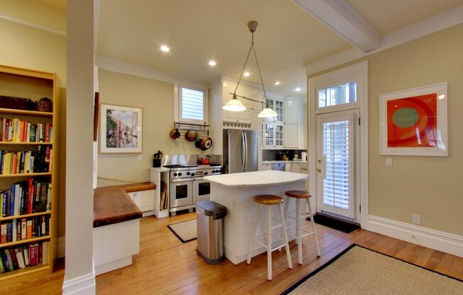 Luxury 5 Bed, 3.5 Bath Home in the Mission! Check out Virtual Tour!