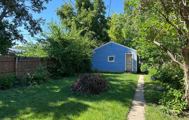 346 E. Montana St.