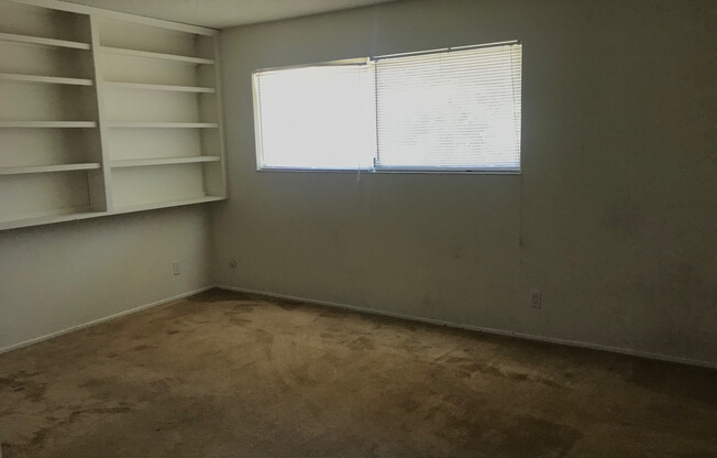 Cozy & Centrally Located 3 Bedroom Townhouse in Fremont!