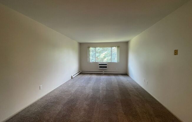 111 S Platten St