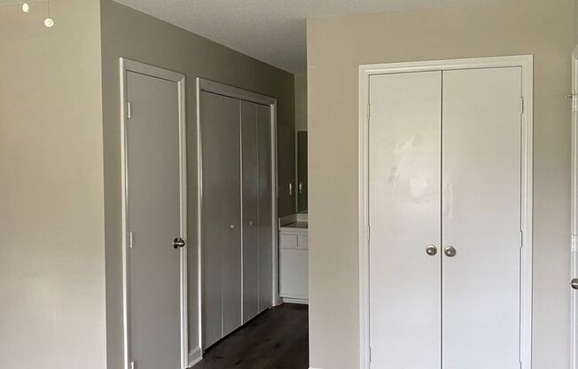 1 bed, 1 bath, $725, Unit 10