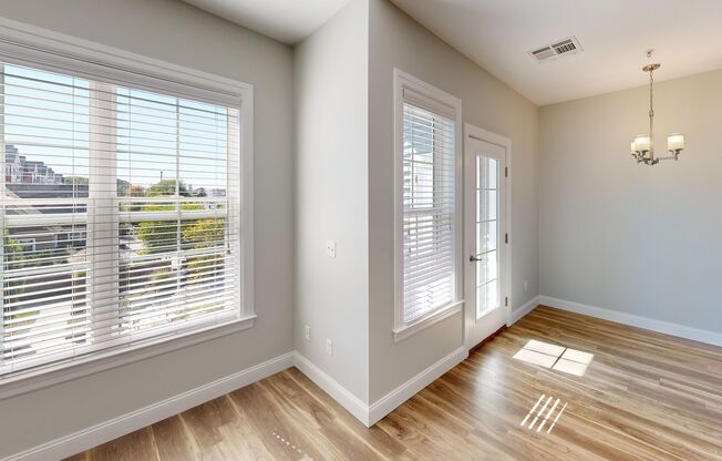 1 bed, 1 bath, 775 sqft, $2,350, Unit 2211