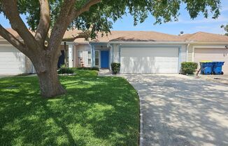 Charming Townhome @ 15 min from the Beach!