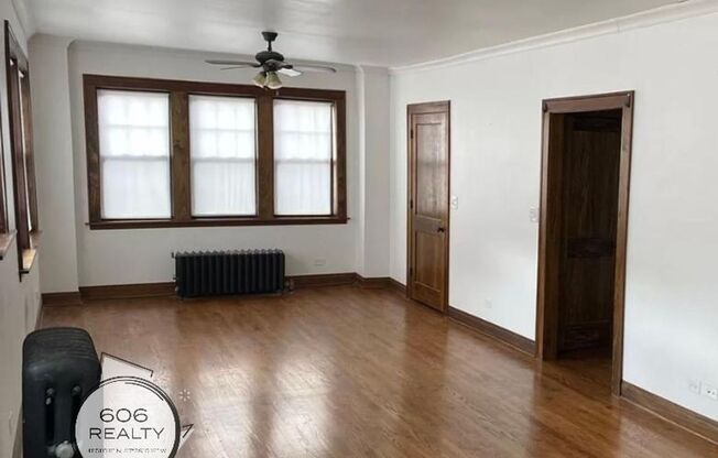 Beautiful Berwyn Apartments on Maple!