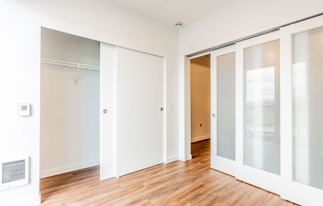 1 bed, 1 bath, 445 sqft, $1,515, Unit atrium court