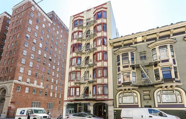 371 Turk St.