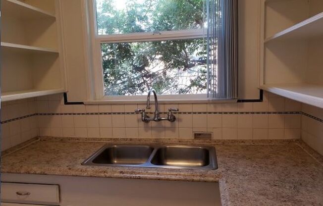 2 beds, 1 bath, $2,280, Unit 4353