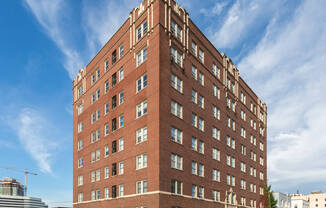 Building Exterior at Charbern Apartment Homes, Seattle, WA, 98122