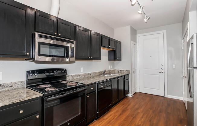 Studio, 1 bath, 493 sqft, $1,050