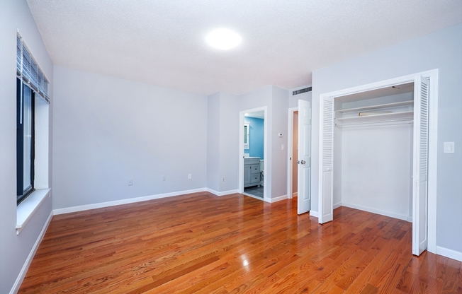 4 beds, 3.5 baths, 1,900 sqft, $5,800, Unit T8