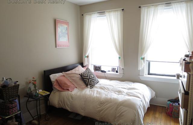 11 Gorham St, Allston MA 02
