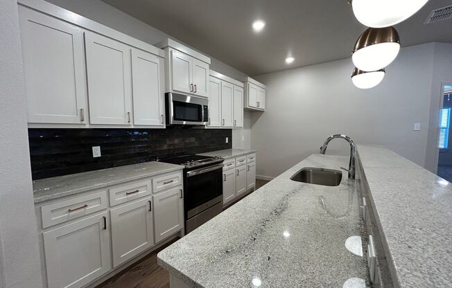 Luxury Townhome in Abbey Glen Community!