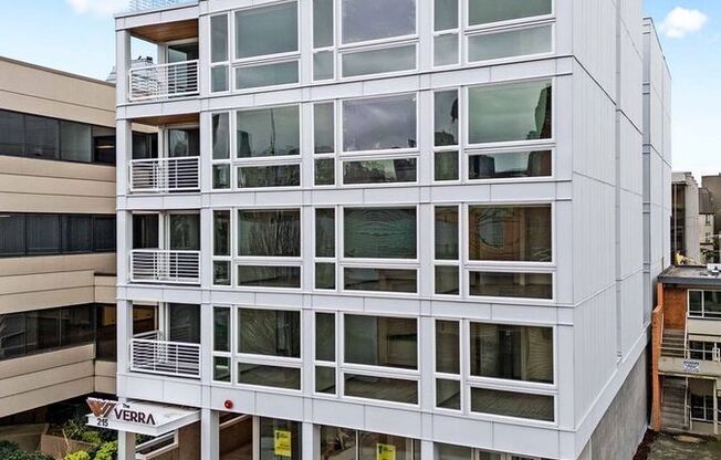 215 QUEEN ANNE