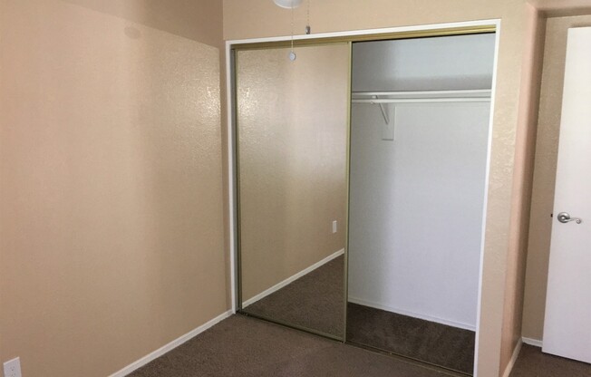 3 beds, 2 baths, $1,895, Unit Unit# 143