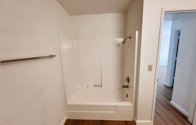 1 bed, 1 bath, 688 sqft, $1,350, Unit 134