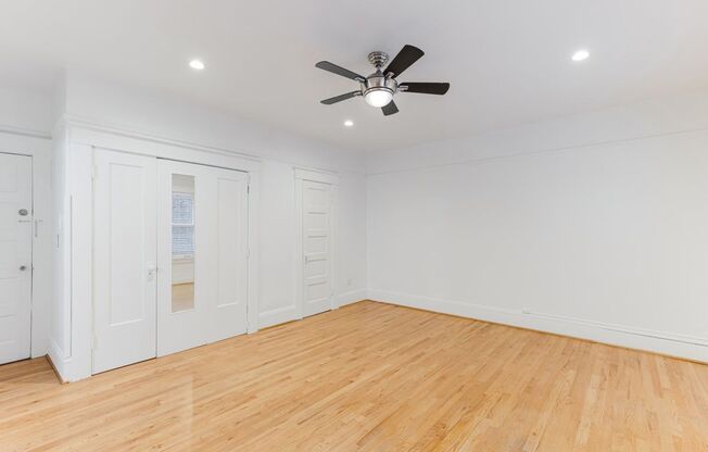 Studio, 1 bath, 440 sqft, $1,000, Unit 7
