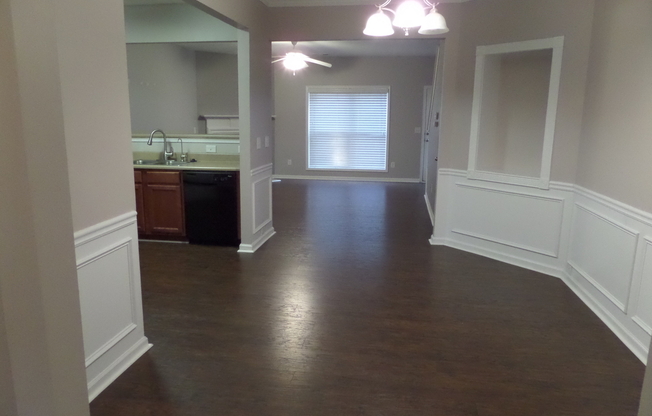 Rare 2 bed 2.5 bath  located in Kennesaw minutes from KSU and I-75