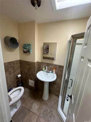 3 beds, 1 bath, $2,800, Unit 2