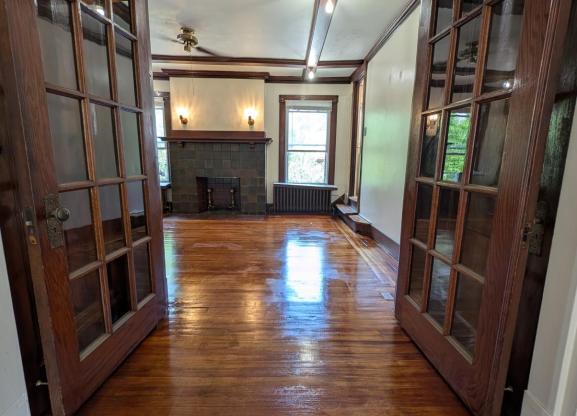 410 E 11 AVE