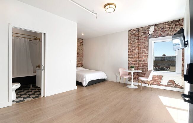 Studio, 1 bath, 223 sqft, $2,225, Unit 402