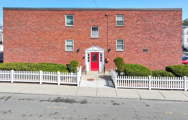 74 SPRINGVALE AVE