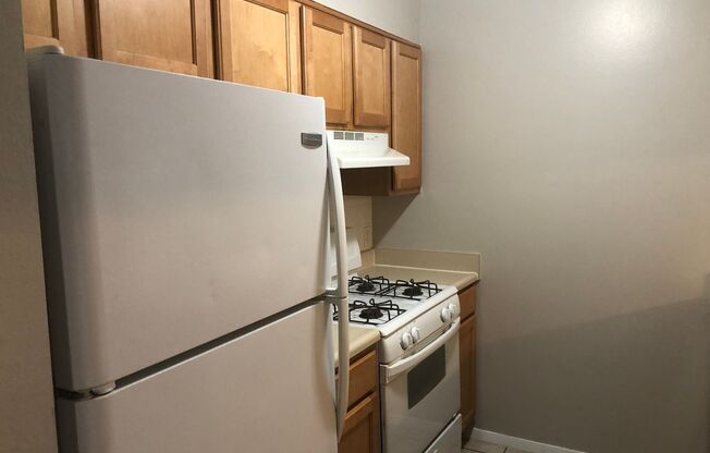 1 bed, 1 bath, 755 sqft, $1,080, Unit 5728H