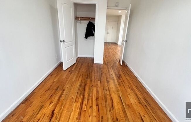 3 beds, 1 bath, $3,454, Unit 3