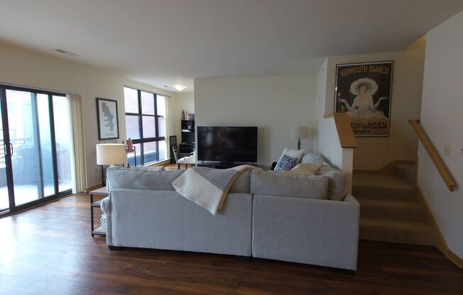 2 beds, 2.5 baths, 1,560 sqft, $3,295, Unit 402