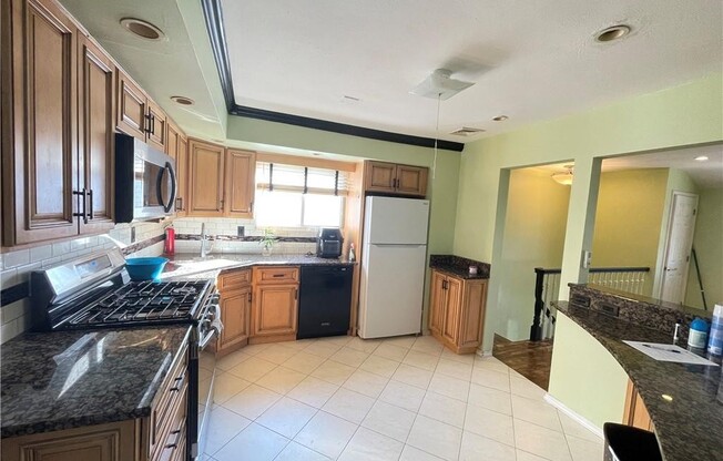 429 RIDGEWOOD AVE