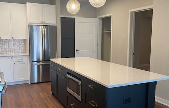 1 bed, 1 bath, 991 sqft, $2,695, Unit 416