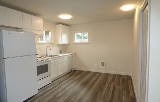 2083-2085 University St SE Salem, OR 97302