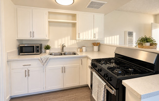 Walnut Brea Apartments
