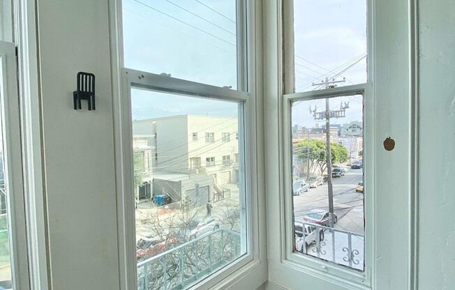 Top Floor Studio in the heart of the Mission District