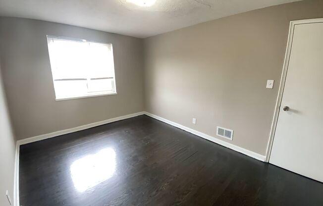 2 beds, 1 bath, $795, Unit #12