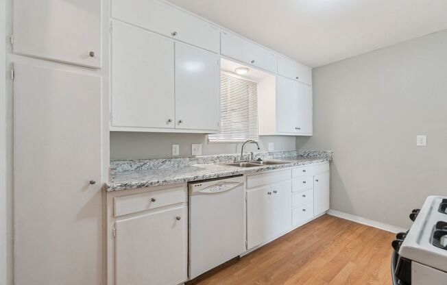 3 bed, 1 bath home in the Village