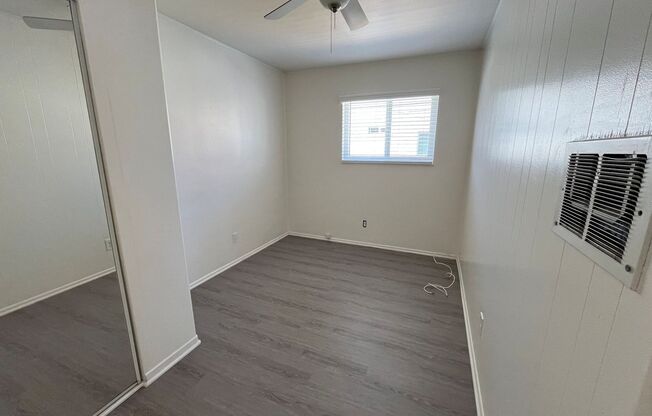 1 Bedroom on Ingraham Street blocks from the beach in Pacific Beach!