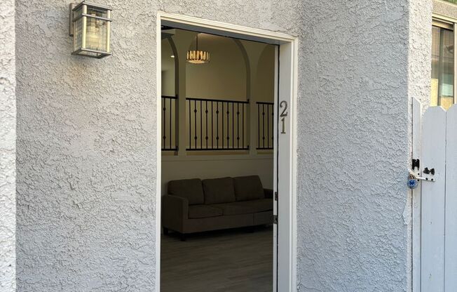 Spacious-Bright 3 Bedroom 2.5 Two story Bathroom Condo