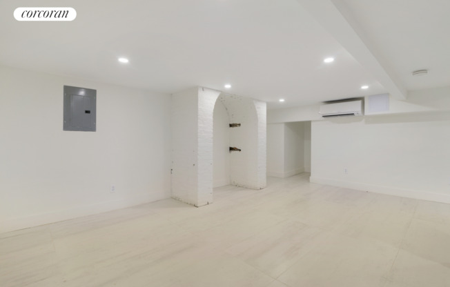 366 CLERMONT AVE